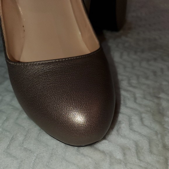 High heels - Picture 2 of 4